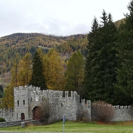 Un Nido Nella Torre Del Castello Daire Ponte Di Legno Dış mekan fotoğraf