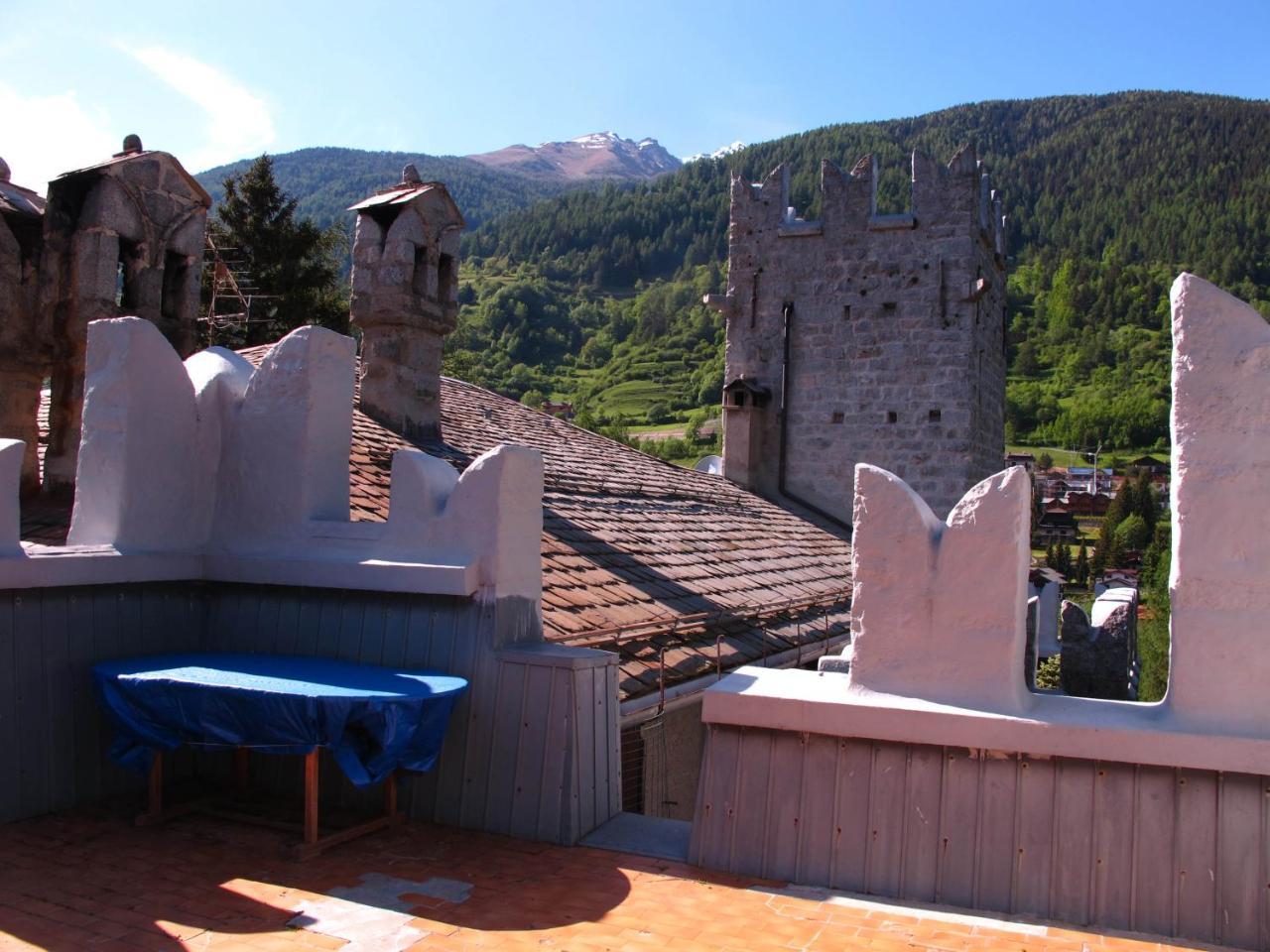 Un Nido Nella Torre Del Castello Daire Ponte Di Legno Dış mekan fotoğraf