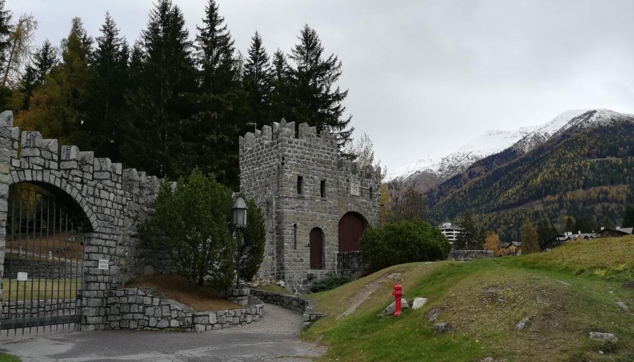 Un Nido Nella Torre Del Castello Daire Ponte Di Legno Dış mekan fotoğraf